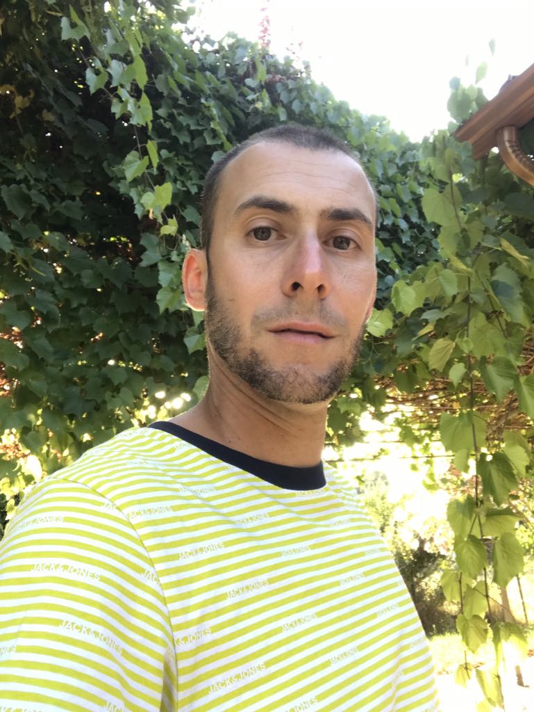 Yenni - Bailo - Huesca | Anuncios gays