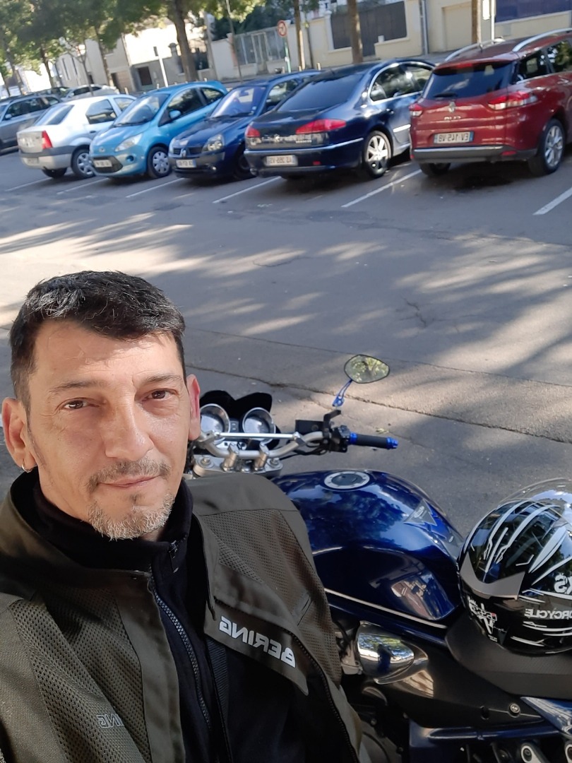 Abdelkhalek - Vega de Pas - Cantabria | Anuncios gays
